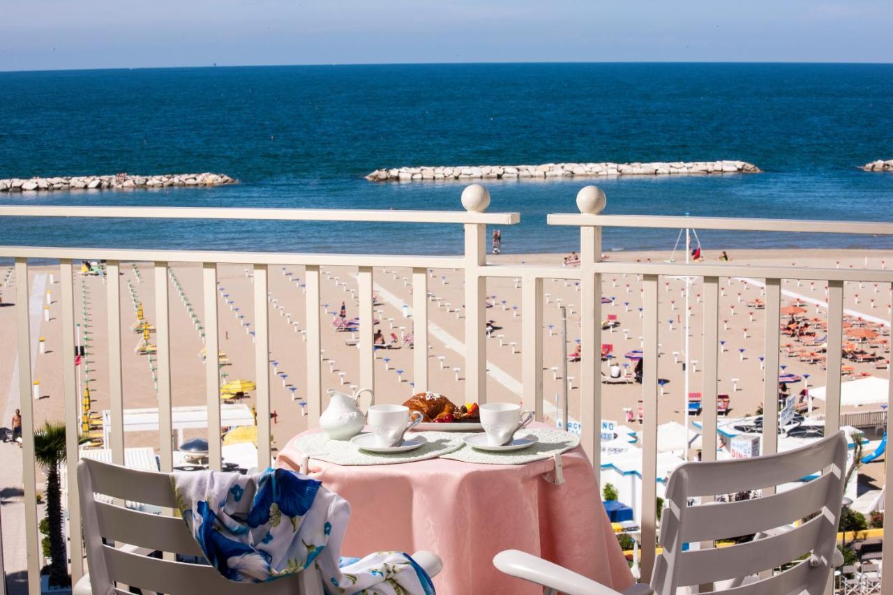 Beach Residence Gabicce Mare Exterior photo