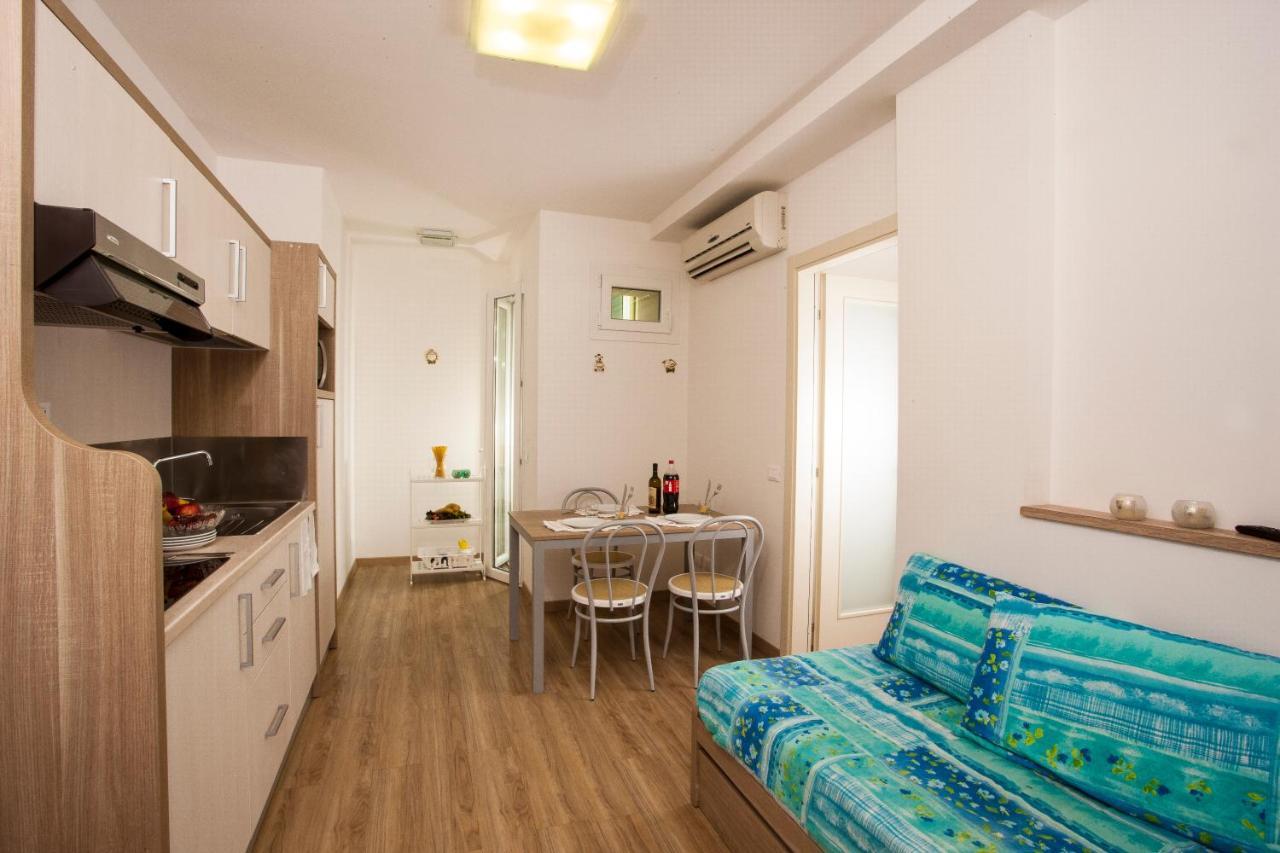 Beach Residence Gabicce Mare Exterior photo
