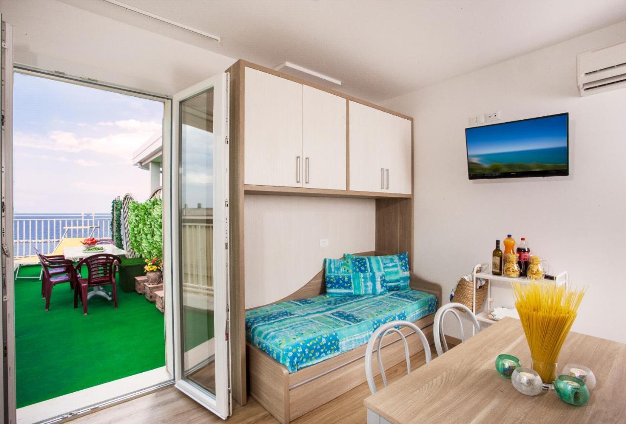 Beach Residence Gabicce Mare Exterior photo